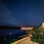 M Villa *